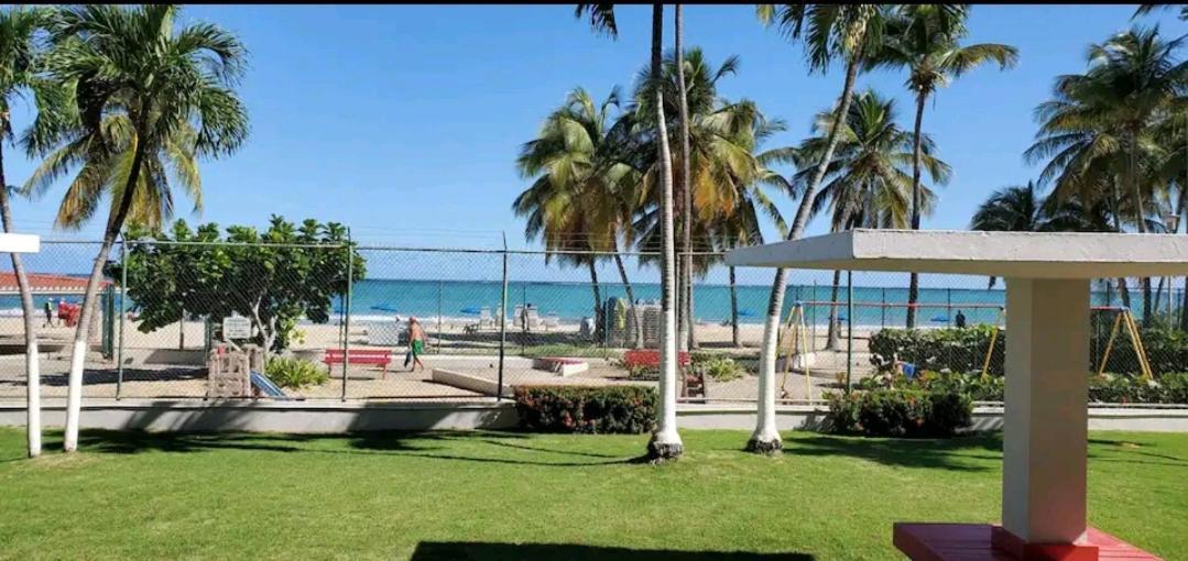 Beach Apartments At Marbella Del Caribe San Juan Exteriér fotografie
